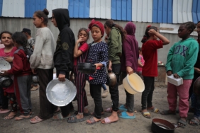 unrwa-gazzede-tedarik-stoklarinin-tukenmek-uzere-oldugunu-duyurdu-fkqa.jpg