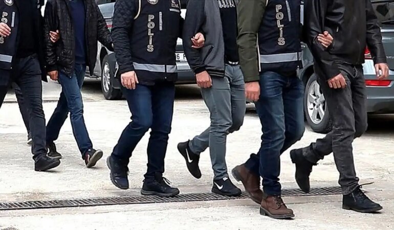 35 İlde FETÖ Operasyonu: TSK'dan ve Emniyet'ten 56 gözaltı