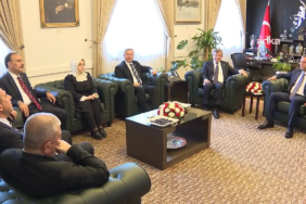 Ahmet Davutoğlu, Özgür Özel'i TBMM'de ziyaret etti