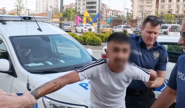 Alkollü ve ehliyetsiz sürücüden muhabire