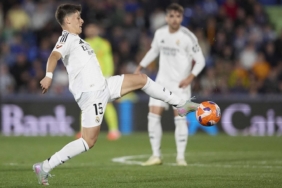 arda-guler-icin-nefesler-tutuldu-real-madrid-celta-vigo-maci-arda-guler-ilk-11de-elsp.jpg