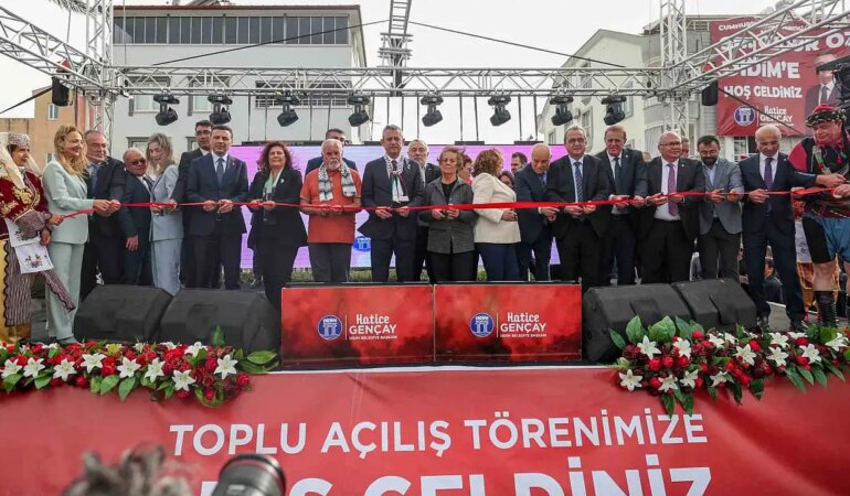 CHP Genel Başkanı Özel, Didim’de toplu açılış törenine katıldı