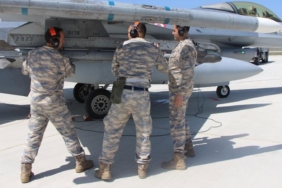 f-16lar-zorlu-goreve-15-dakikada-hazirlaniyor-wrvz.jpg