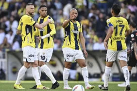 Fenerbahçe Sezonu Galibiyetle Kapattı Konyaspor'u 2-1 Mağlup Etti