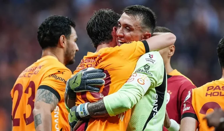 Galatasaray Sezonu Zaferle Kapattı, Muslera ve Mertens’e Veda