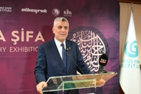 ruha-sifa-husn-i-hat-sergisi-londrada-acildi-203501-20250507.webp.webp