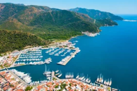 turkiye-attracts-1059m-foreign-tourists-in-january-april-121640-20250523.webp.webp