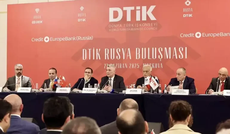 Bakan Bolat, Rusya’da Türk İş İnsanları İle Bir Araya Geldi