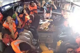 Büyükelçilik Yetkilileri, 'Madleen'deki Türk Vatandaşlarla Görüştü
