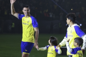 hukumet-devreye-girdi-cristiano-ronaldo-kaliyor-fqdc.jpg