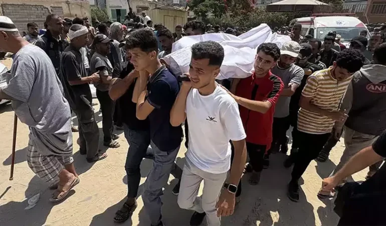 İsrail, yardım bekleyen Gazzelilere saldırdı: 63 Filistinli hayatını kaybetti