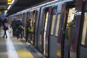 Beyoğlu'nda Gösteri Yasağı: Taksim'deki metro istasyonları kapatıldı!