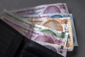 gozler-enflasyonda-yarin-sigara-alkol-ve-benzine-zam-geliyor-hzbj.jpg