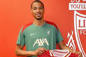 liverpooldan-dev-transfer-ekitike-imzayi-atti-dtfv.jpg