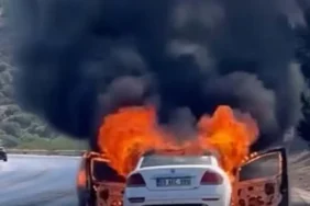 Otomobilde çıkan yangın, makilik alana sıçradı