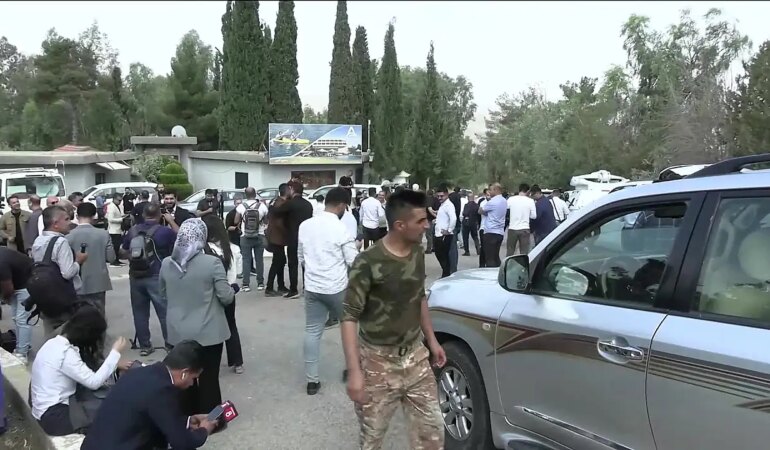 Terör örgütü PKK’nın silah bırakma töreni için Süleynmaniye’de toplanma başladı