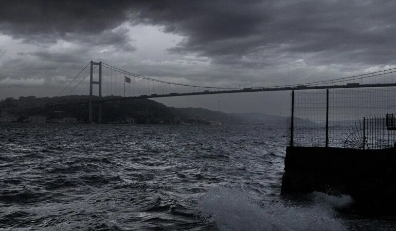 AKOM’dan Marmara Bölgesi'ne uyarı: İstanbul'a kuvvetli fırtına geliyor!