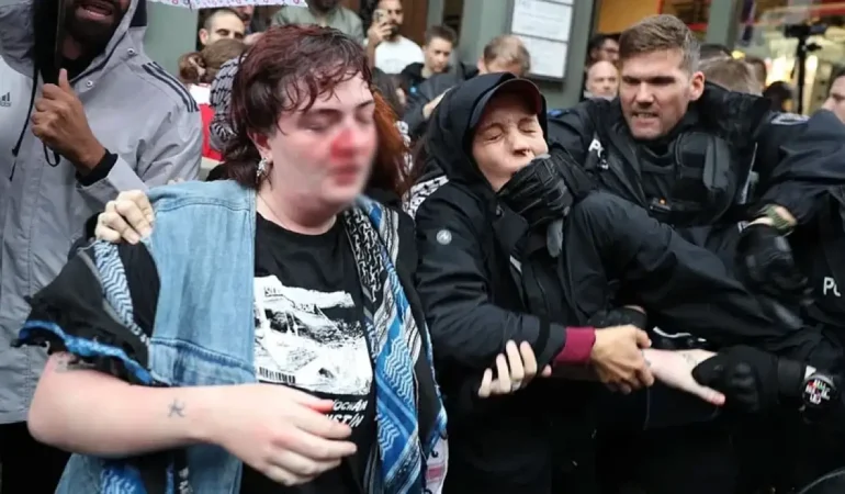 Almanya'da Gazze Protestosuna Polisten Sert Müdahale