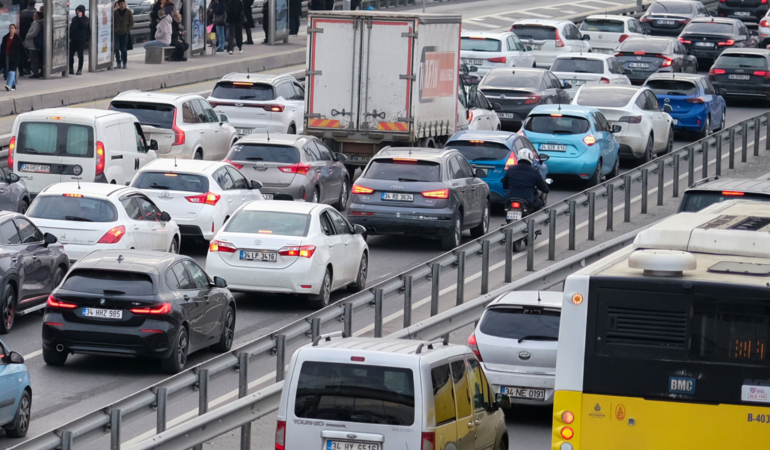 Araç sahipleri için yeni trafik sigortası düzenlemesi! Eski aracı satmadan basamak korunacak