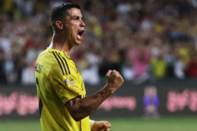 cristiano-ronaldo-bir-kez-daha-futbol-tarihine-gecti-mo6x.jpg