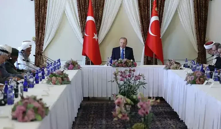 Cumhurbaşkanı Erdoğan, Dünya Müslüman Alimler Birliği heyetini kabul ett