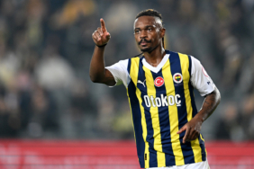 fenerbahce-lincoln-henriquenin-sozlesmesini-feshetti-aj1w.jpg