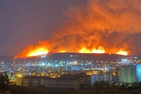 İzmir Buca'da başlayıp Gaziemir'e ilerleyen yangın evlere 50 metre kala söndürüldü