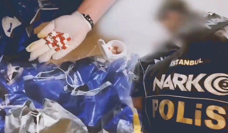 Konya’da 739 bin uyuşturucu hap ve 141 kilo bonzai ele geçirildi