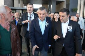 Özgür Özel'e saldırı davası ertelendi