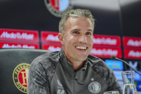 robin-van-persie-bir-tarafim-fenerbahceyle-eslesmeyi-umuyordu-hl6n.jpg