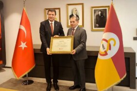 Saadet Partisi Genel Başkanı Mahmut Arıkan, Galatasaray Başkanı Dursun Özbek'i ziyaret etti