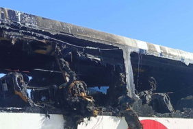 aydinda-seyir-halindeyken-alev-alan-yolcu-otobusu-yandi-x5yq.jpg