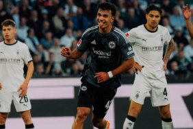 can-uzun-fileleri-havalandirdi-10-gollu-cilgin-macta-gulen-eintracht-frankfurt-oldu-hm9i.jpg