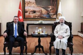 Diyanet İşleri Başkanı Erbaş Kalbimizin Yarısı Filistin Olarak Atıyor