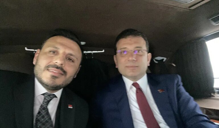 Ekrem İmamoğlu'ndan mitinge anlamlı çağrı: Çelik gibi irademiz var bükemezsiniz