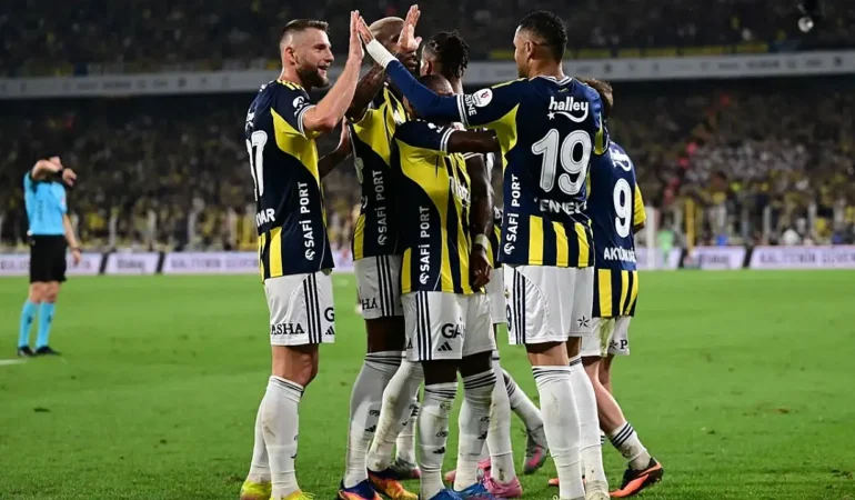 Fenerbahçe, Trabzonspor’u Kadıköy’de Mağlup Etti