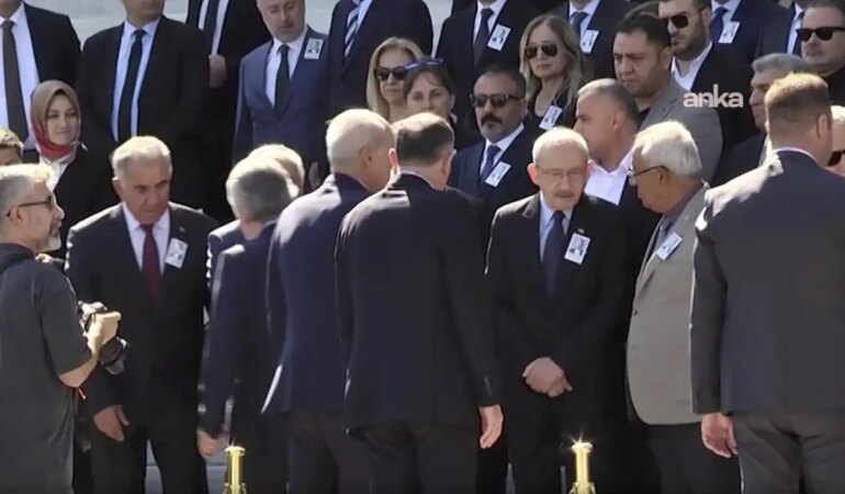 Kılıçdaroğlu, TBMM'de Cahit Karakaş'ın cenaze töreninde kayyum sorularını cevaplamadı
