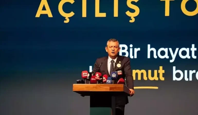 Özgür Özel Ferdi Zeyrek Vakfı’nın Açılışını Yaptı
