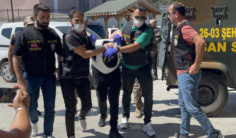 Sokakta karşılaştığı 5 kişiyi bıçaklayıp sosyal medyada paylaşmıştı! Cezası belli oldu