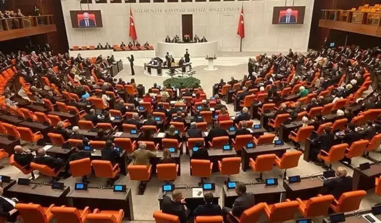 'Terörsüz Türkiye' komisyonu sendika, oda ve dernek temsilcilerini dinleyecek