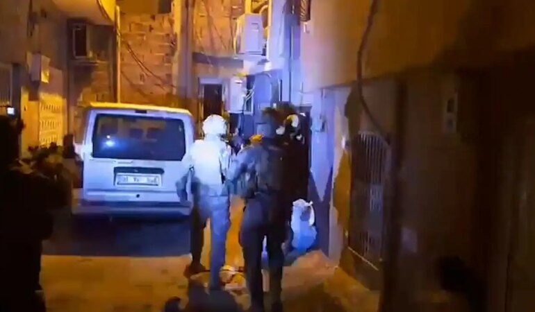 Adana merkezli 10 ilde ‘Bayğaralar’ organize suç örgütüne operasyon: 106 gözaltı