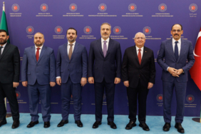 bakan-fidan-suriyeli-kardeslerimize-her-turlu-destegi-vermeye-devam-edecegiz-4m43.jpg