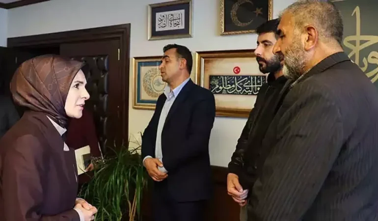 Bakan Göktaş, Rojin Kabaiş'in babasıyla bir araya geldi