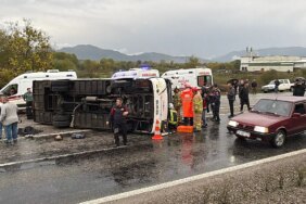 Bartın'da işçi servisi devrildi: 1 ölü, 19 yaralı
