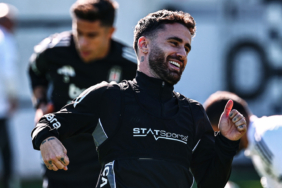 besiktasa-derbi-oncesi-mujde-rafa-silva-takimla-calismalara-basladi-jwuy.jpg