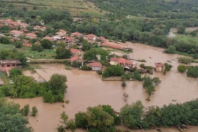 bulgaristanda-sel-felaketi-3-olu-uthz.jpg
