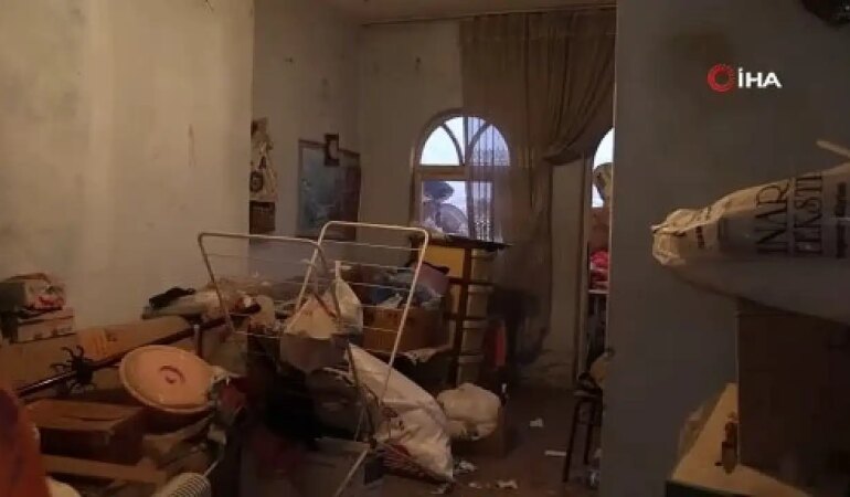 Engelli kadın annesinin cesediyle 1 ay yaşadı