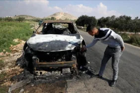 illegal-israeli-settlers-set-fire-to-3-palestinian-vehicles-in-west-bank-town-140051-20251024.webp.webp