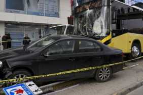 istanbulda-iett-soforu-duraga-daldi-kan-donduran-olayda-yeni-goruntuler-ortaya-cikti-l9fh.jpg