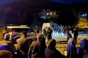 kayseri-hacilarda-cami-cikisi-kan-donduran-olay-yasli-cift-hayatini-kaybetti-ha9t.jpg